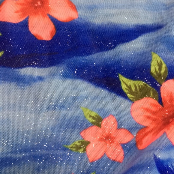 Beach Bay Cover-up floral. OS - Picture 8 of 9